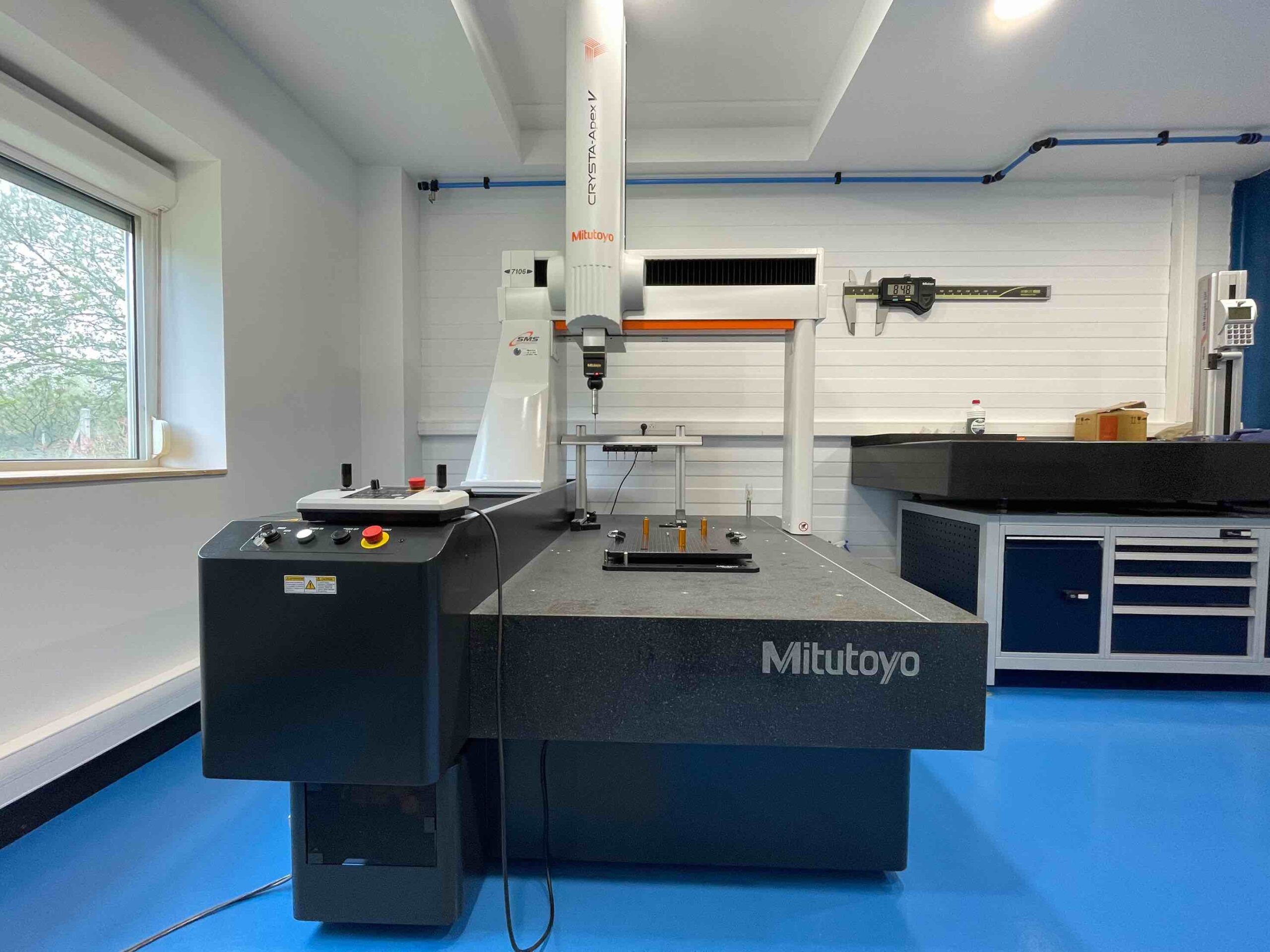 mitutoyo crysta apex v